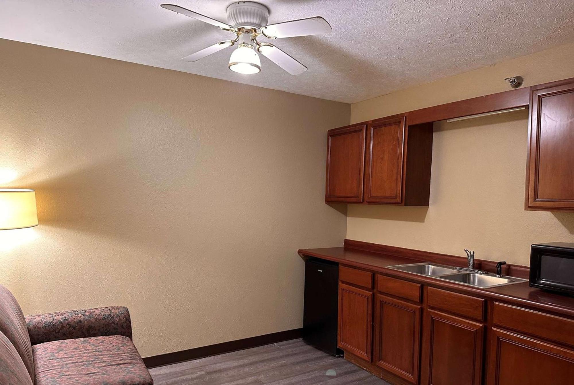 Super 8 By Wyndham Bellefontaine Hotel Luaran gambar